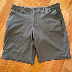 Lululemon men’s khaki shorts size 36